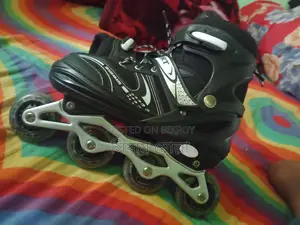 SKITING SHOES