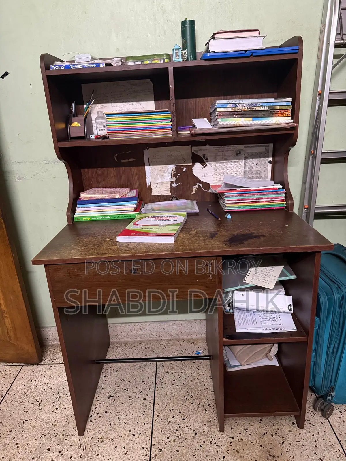 Table/Chair for sale
