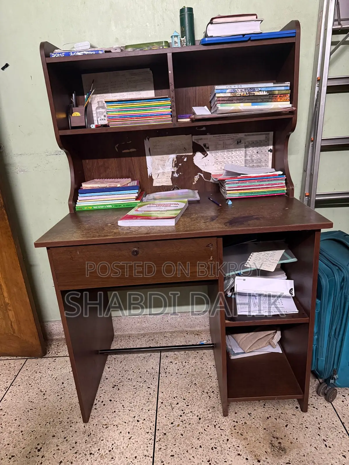 Table/Chair for sale