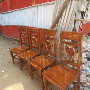 চার চেয়ারের ডাইনিং সেট