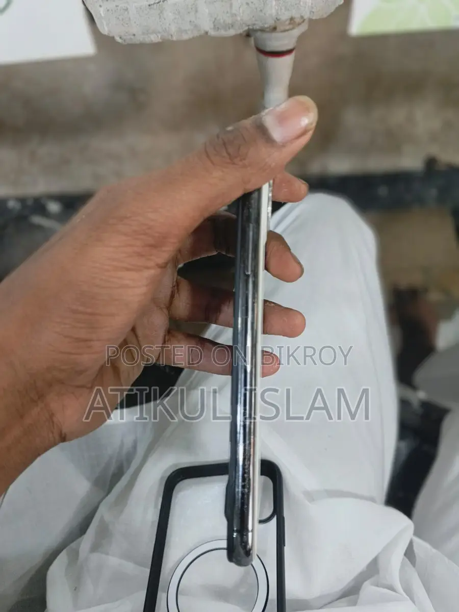 Apple iPhone X (Used)