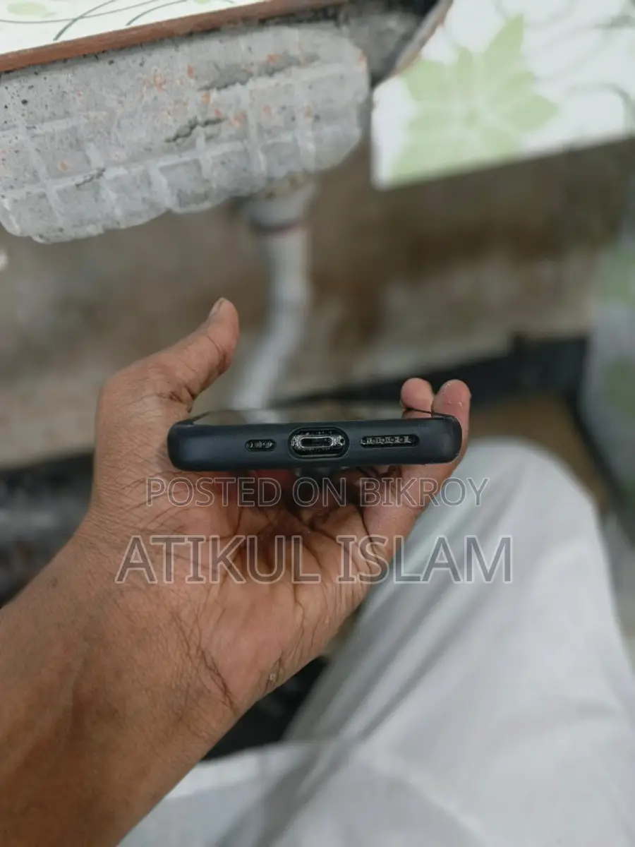 Apple iPhone X (Used)
