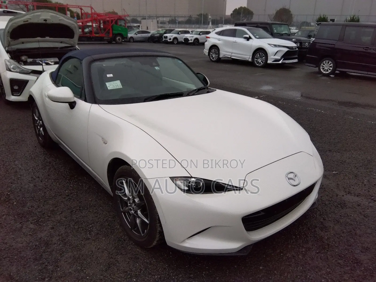 Mazda MX-5 Roadster Navy Top 2022