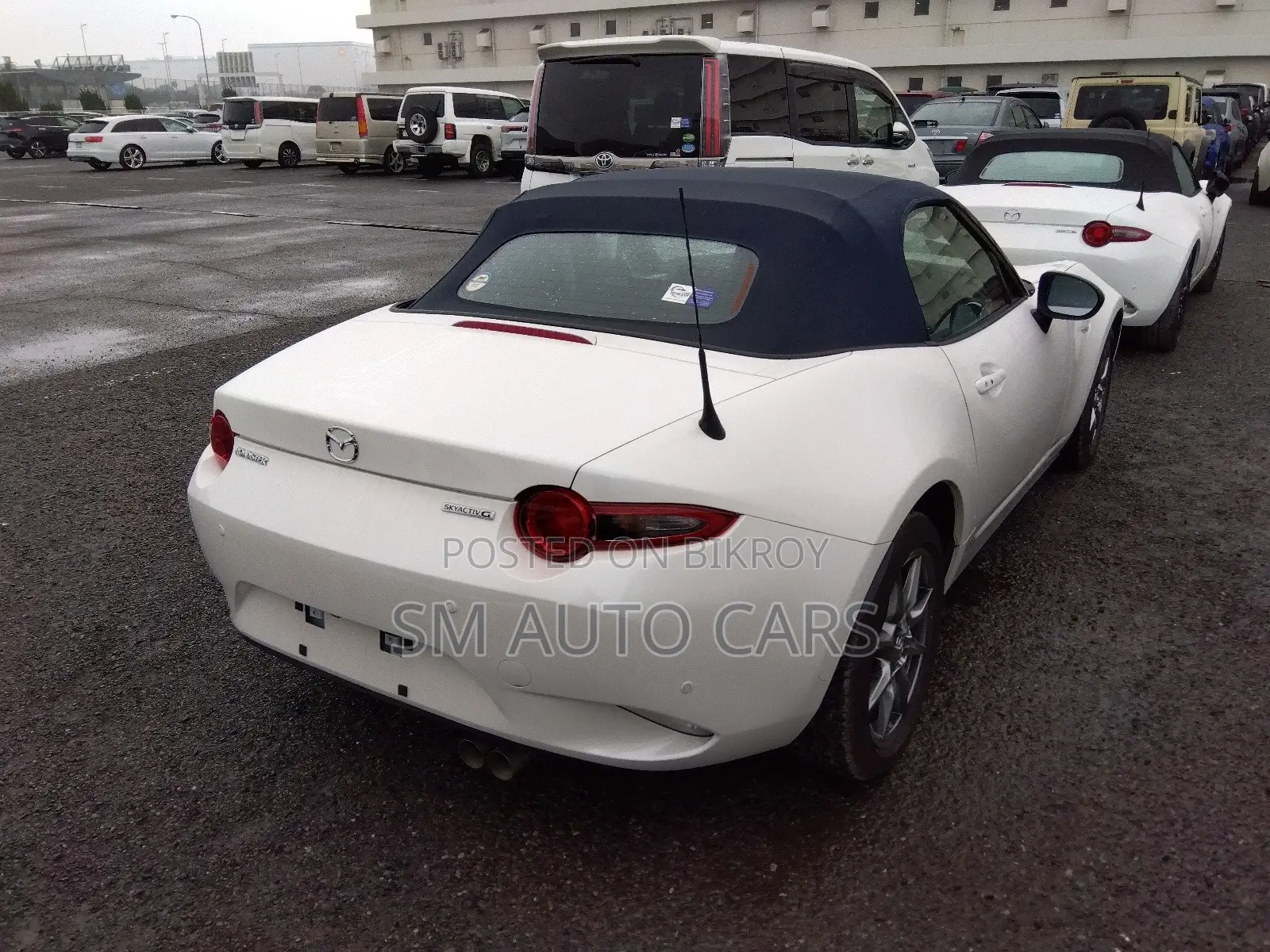 Mazda MX-5 Roadster Navy Top 2022