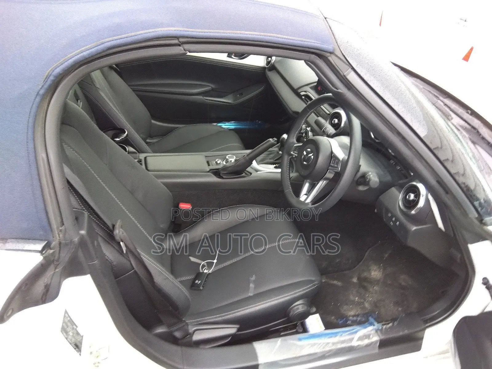 Mazda MX-5 Roadster Navy Top 2022