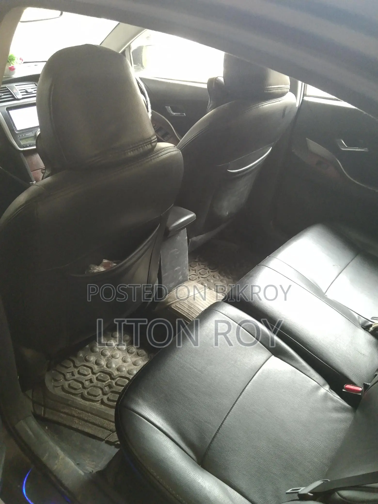 Toyota Allion . 2012