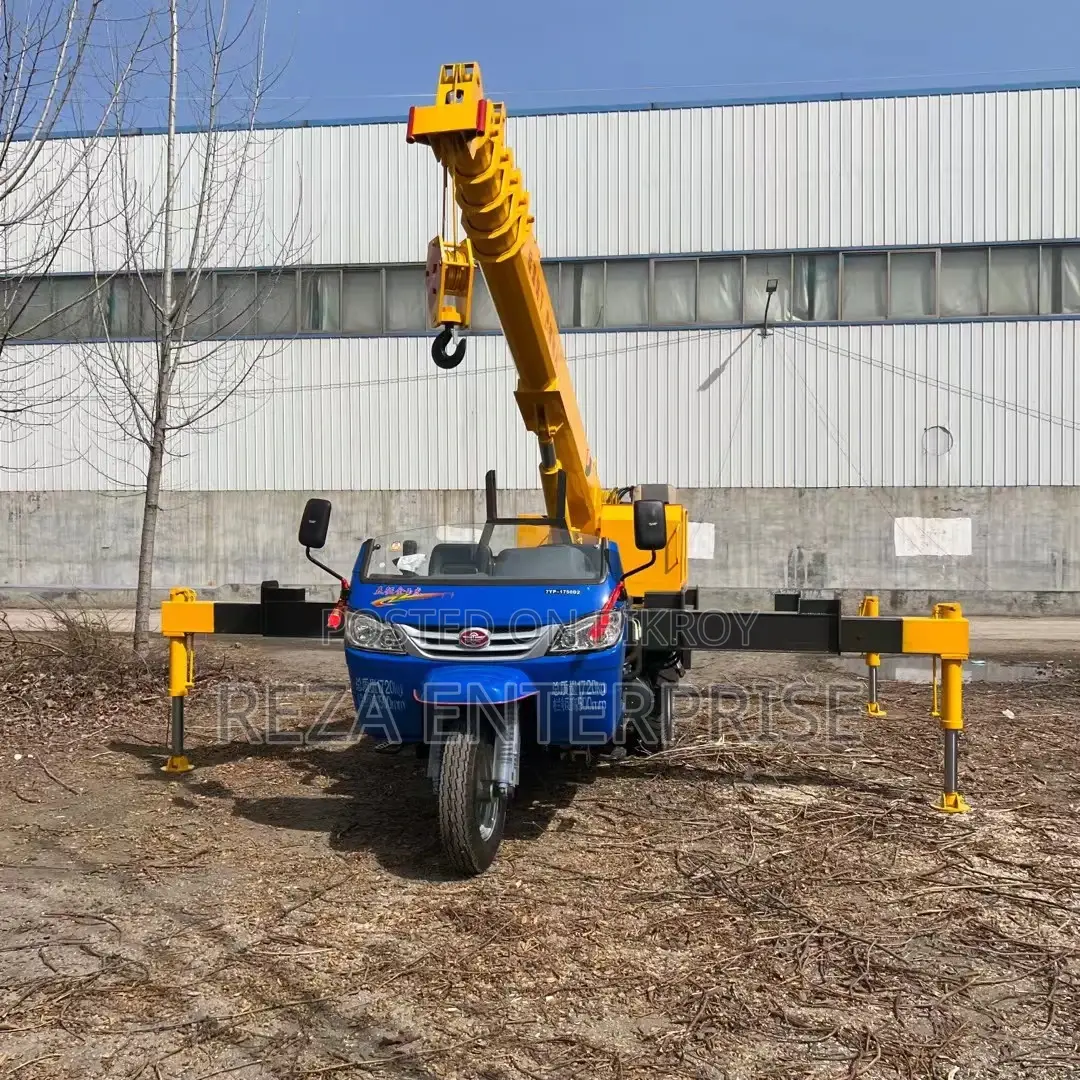 Crane, 3 wheeler.