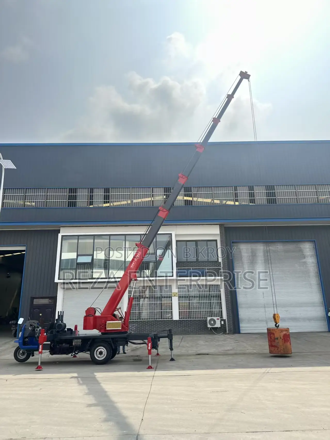 Crane, 3 wheeler.