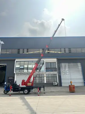 Crane, 3 wheeler.