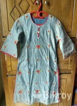 Clothes worn 3/4 times, like new