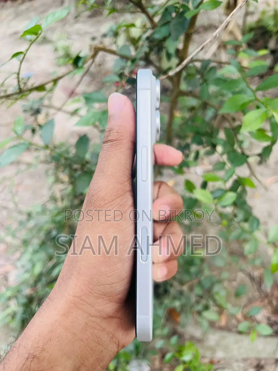 Apple iPhone 16 (Used)