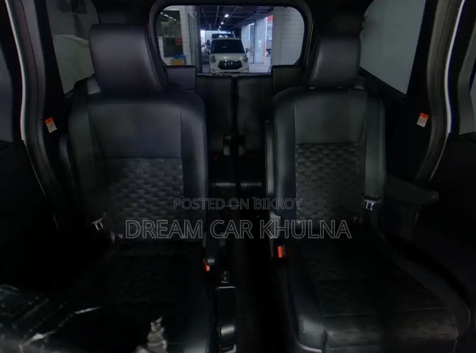 Toyota Voxy S-Z Leg Rest Ceiling TV 2022