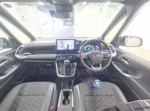 Toyota Voxy S-Z Leg Rest Ceiling TV 2022