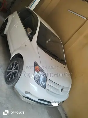 Toyota ist pearl 2005
