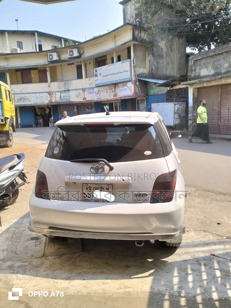 Toyota ist pearl 2005