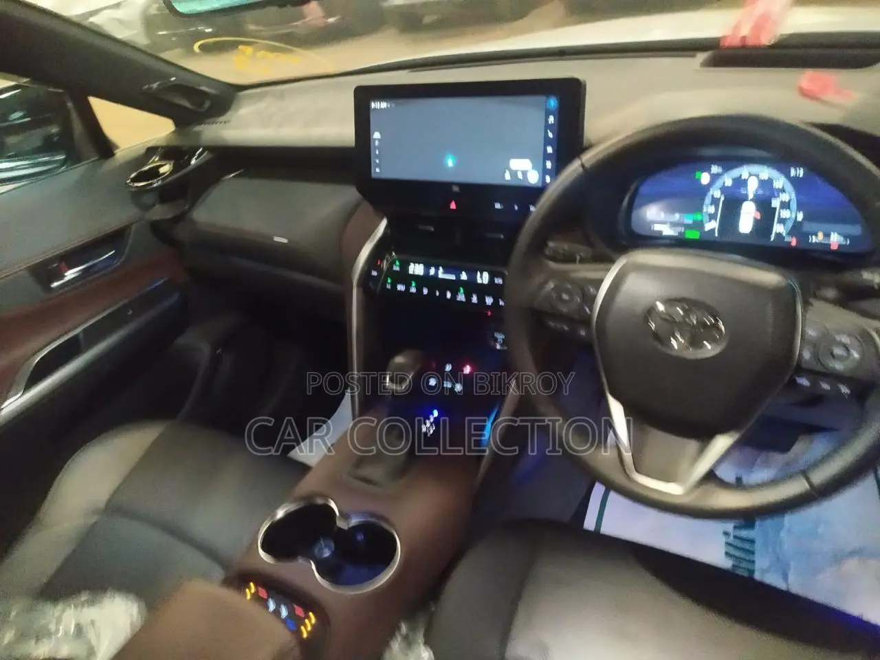 Toyota Harrier Z Leather HV Pearl 2023
