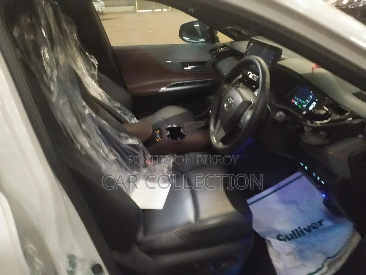 Toyota Harrier Z Leather HV Pearl 2023
