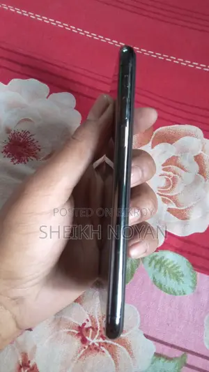 Apple iPhone XS (Used)