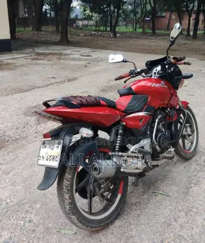 Bajaj Pulsar 150 . 2011