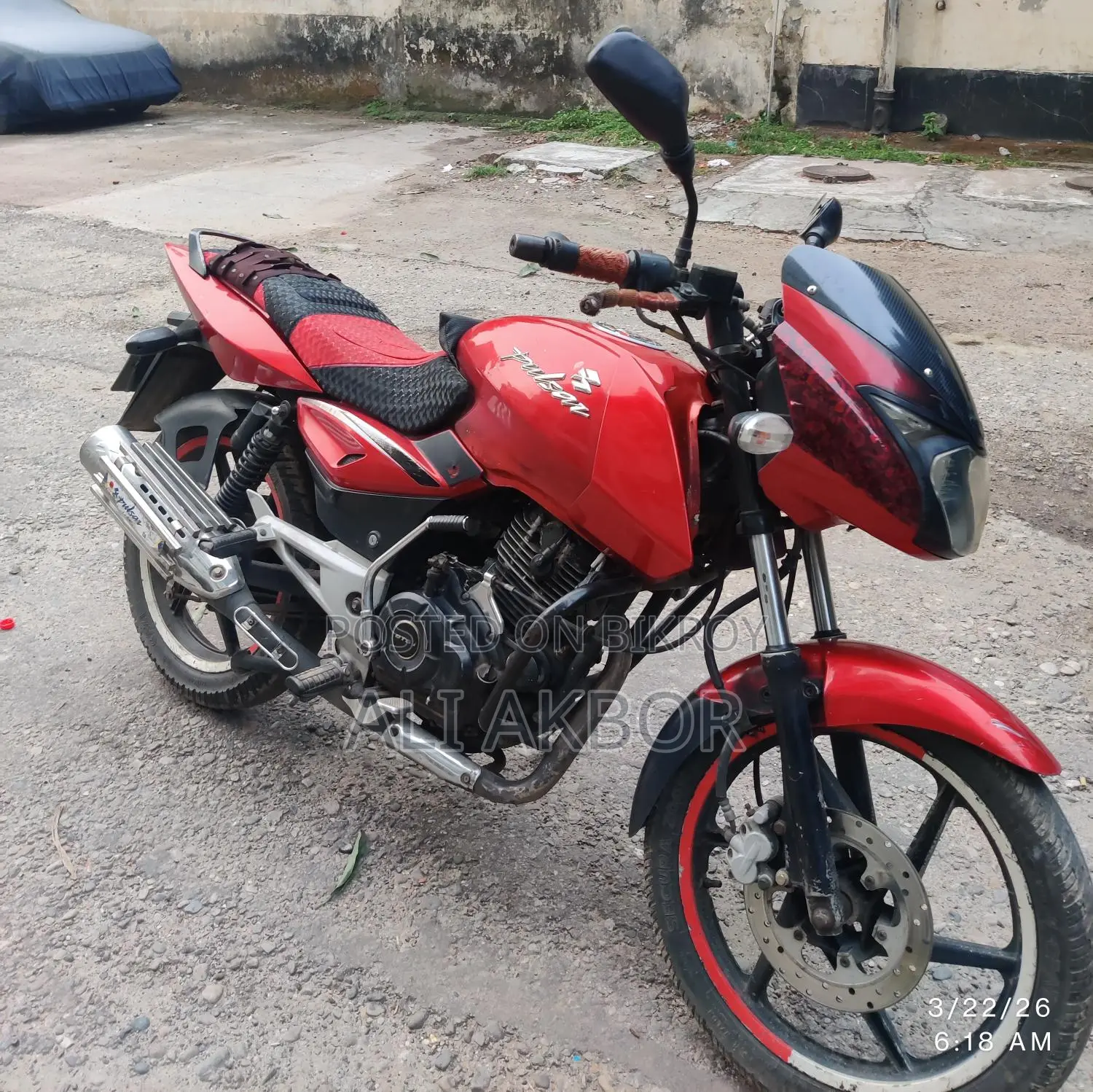 Bajaj Pulsar 150 . 2011