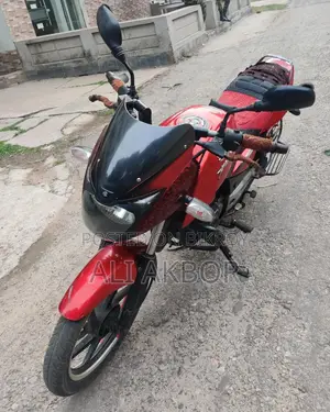 Bajaj Pulsar 150 . 2011