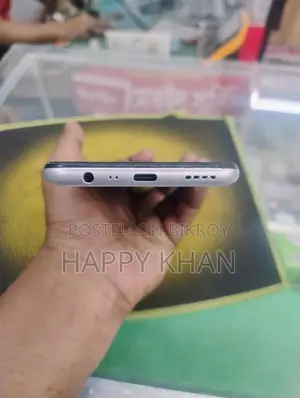 Realme 7i 8/128 (Used)