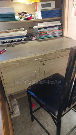 টেবিল চেয়ার বিক্রয় হবে