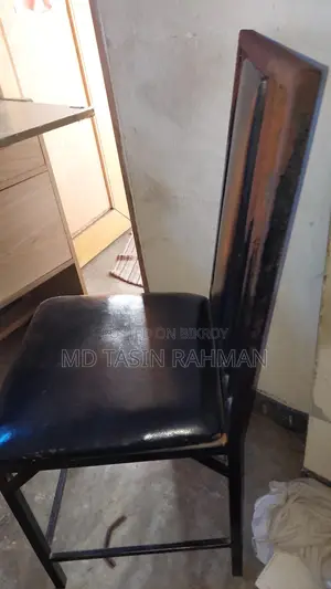 টেবিল চেয়ার বিক্রয় হবে