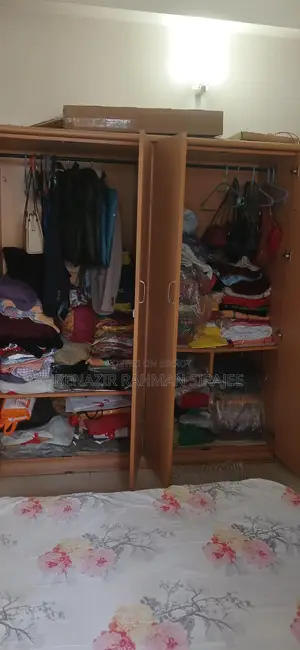Navana Almari/closet