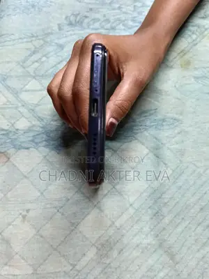 Vivo V21 . (Used)