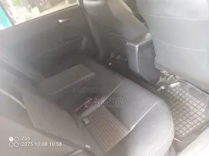 Toyota Fielder 2018