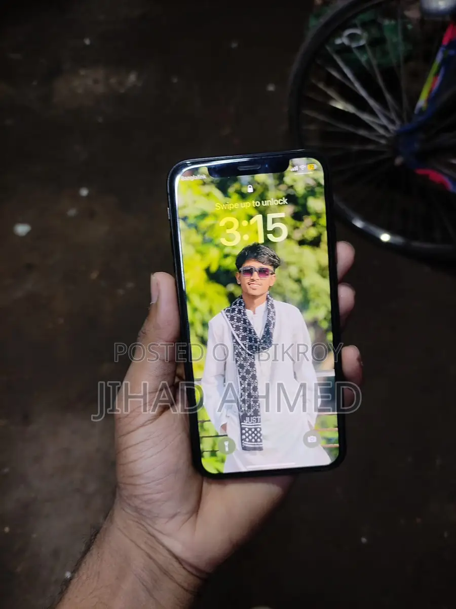 Apple iPhone X (Used)
