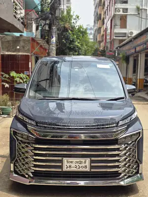 Toyota Voxy G 2023
