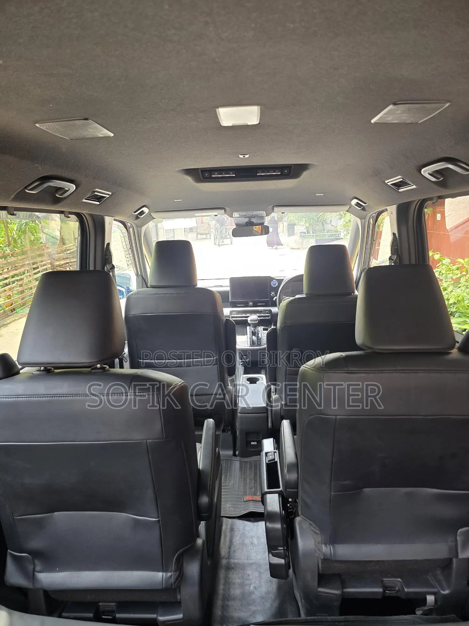 Toyota Voxy G 2023