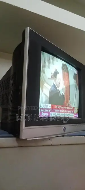 বিক্রির জন্য CRT টিভি