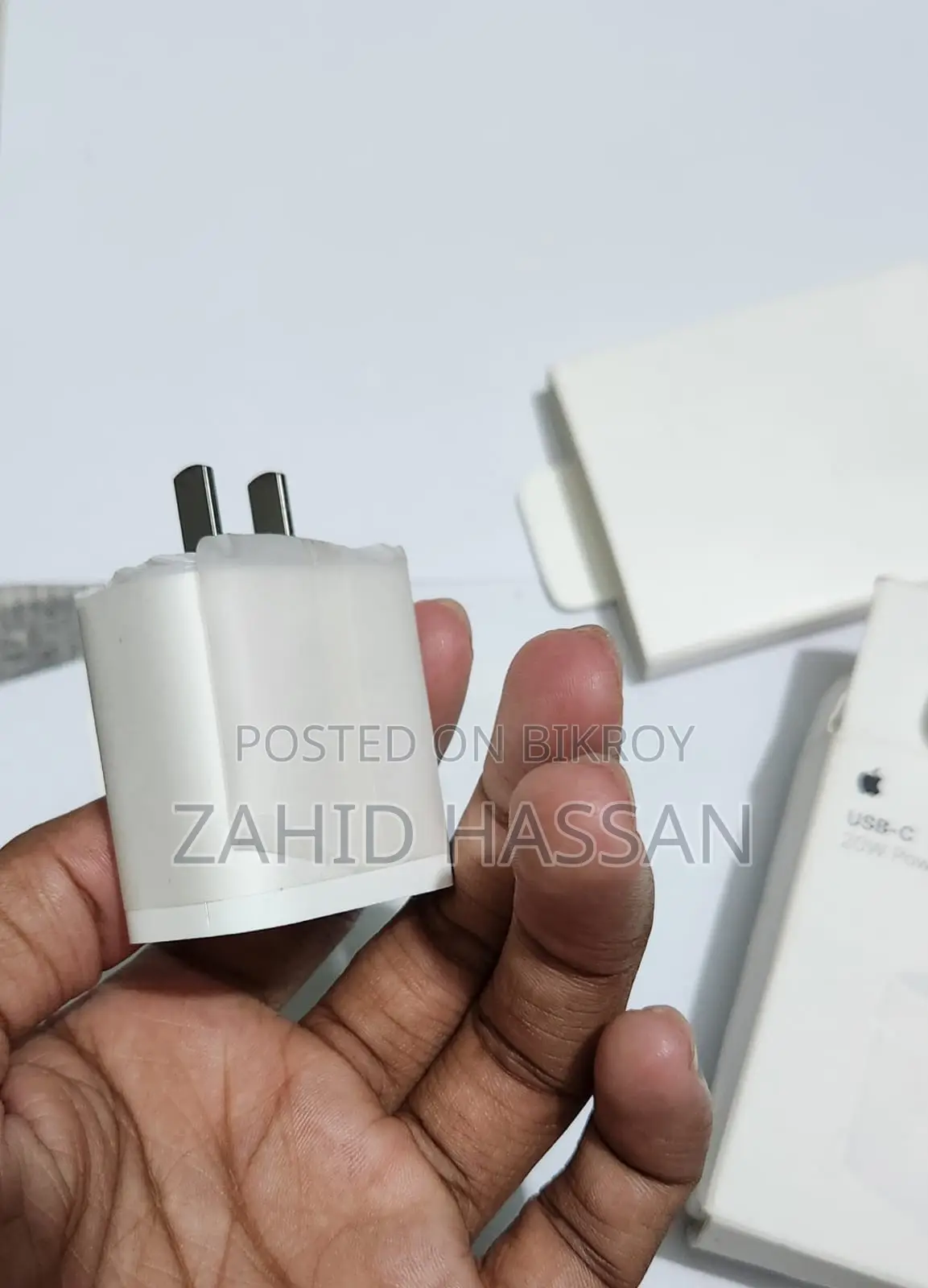ব্র্যান্ড নিউ (একদম আনইউজড)Apple 20w Usb-c Power Adapter – বক্সসহ