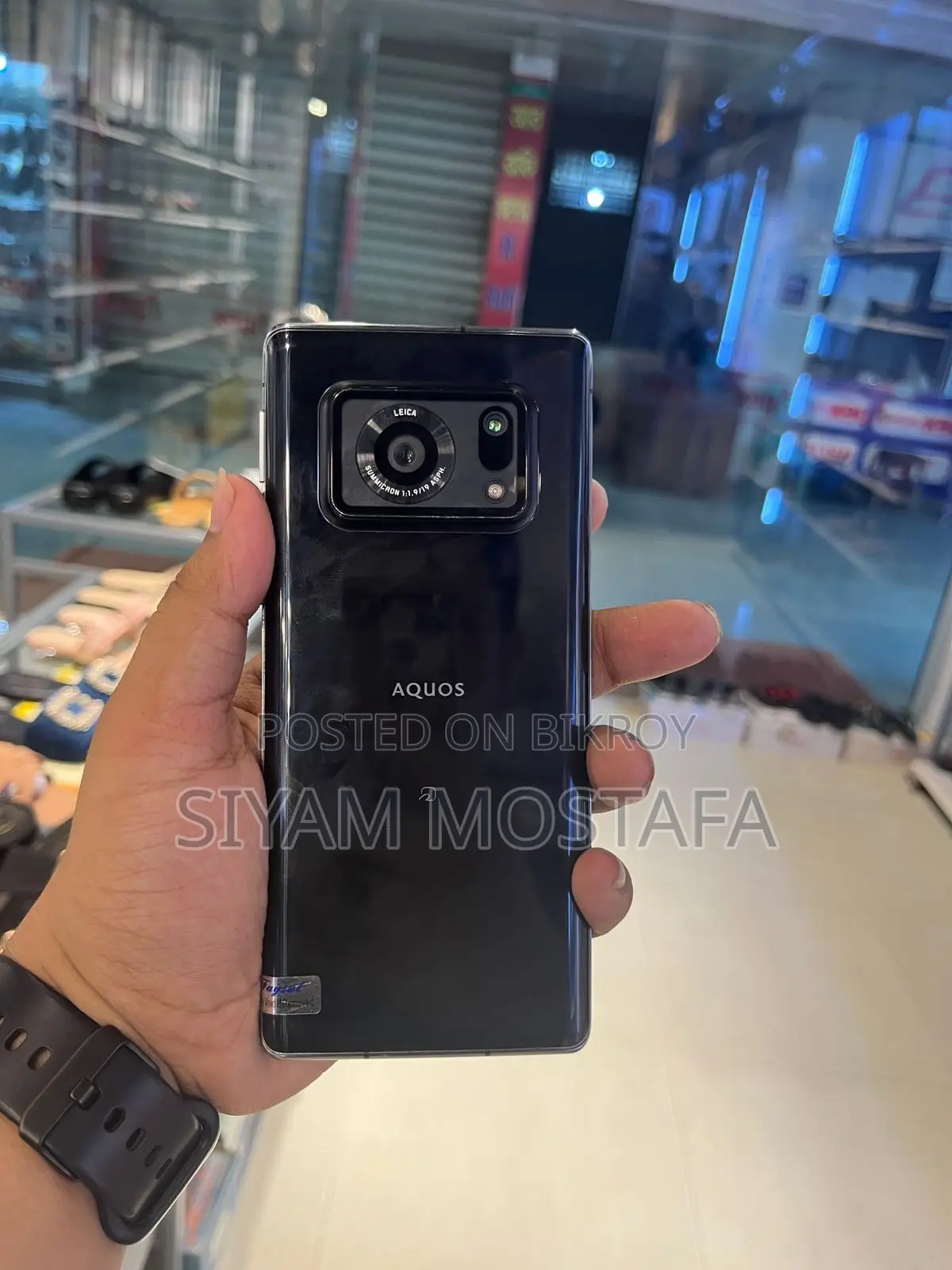 SHARP Aquos R6 (Used)