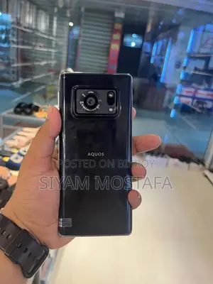 SHARP Aquos R6 (Used)