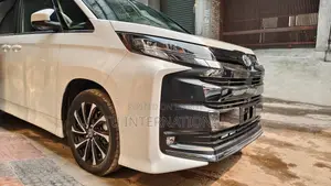 Toyota Noah HYBRID-SZ UNIT 2022