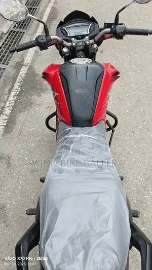 Honda Hornet . 2021