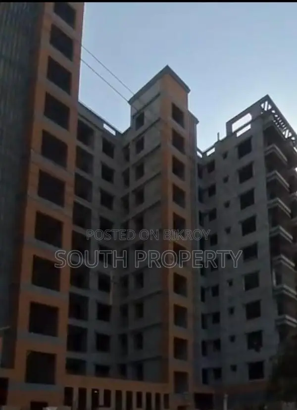South side 1600 sft apartment sale at Bashundhara M block.