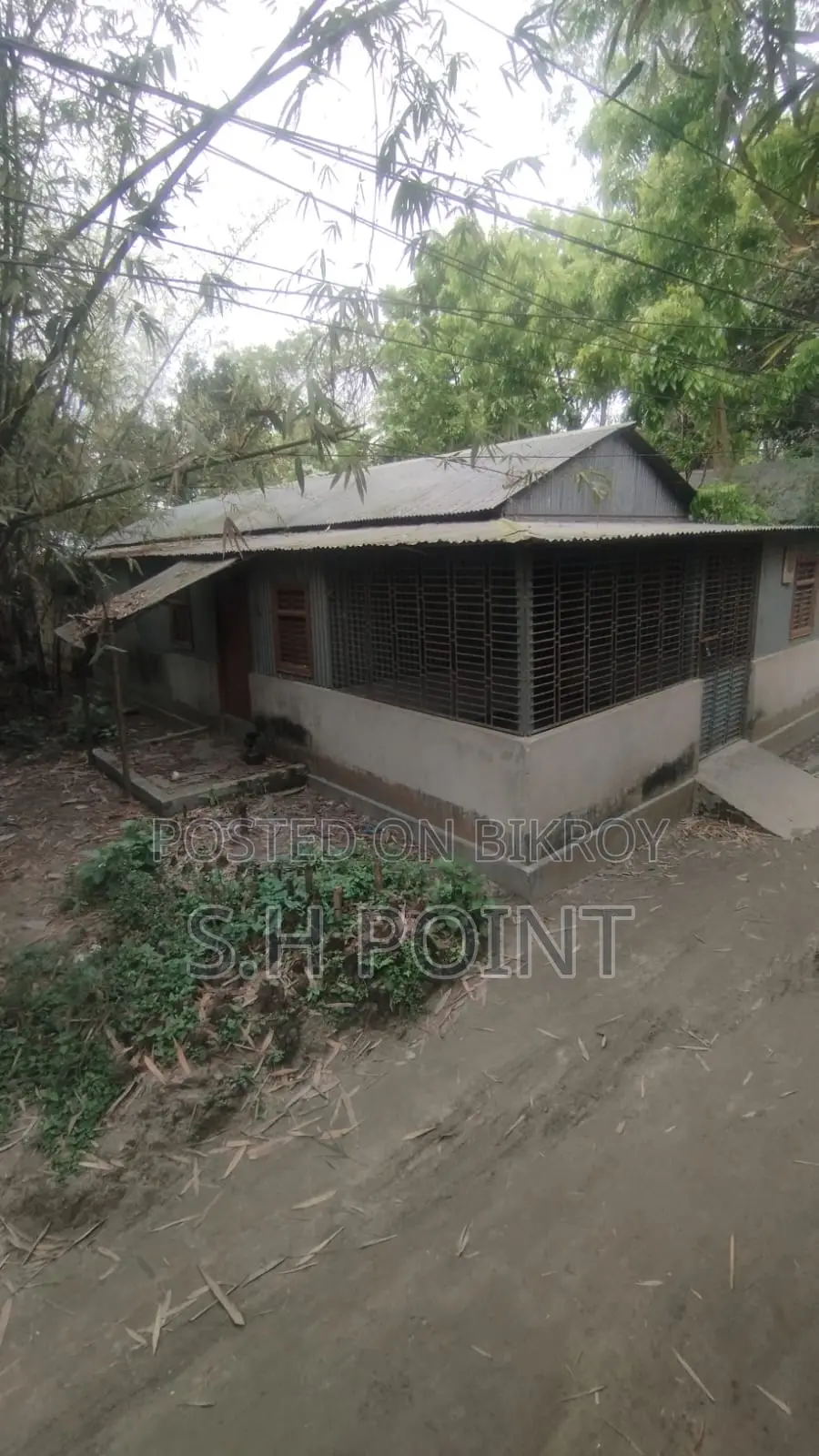 Land with House in Sirajganj City at 5.5 Lakh per Decimal