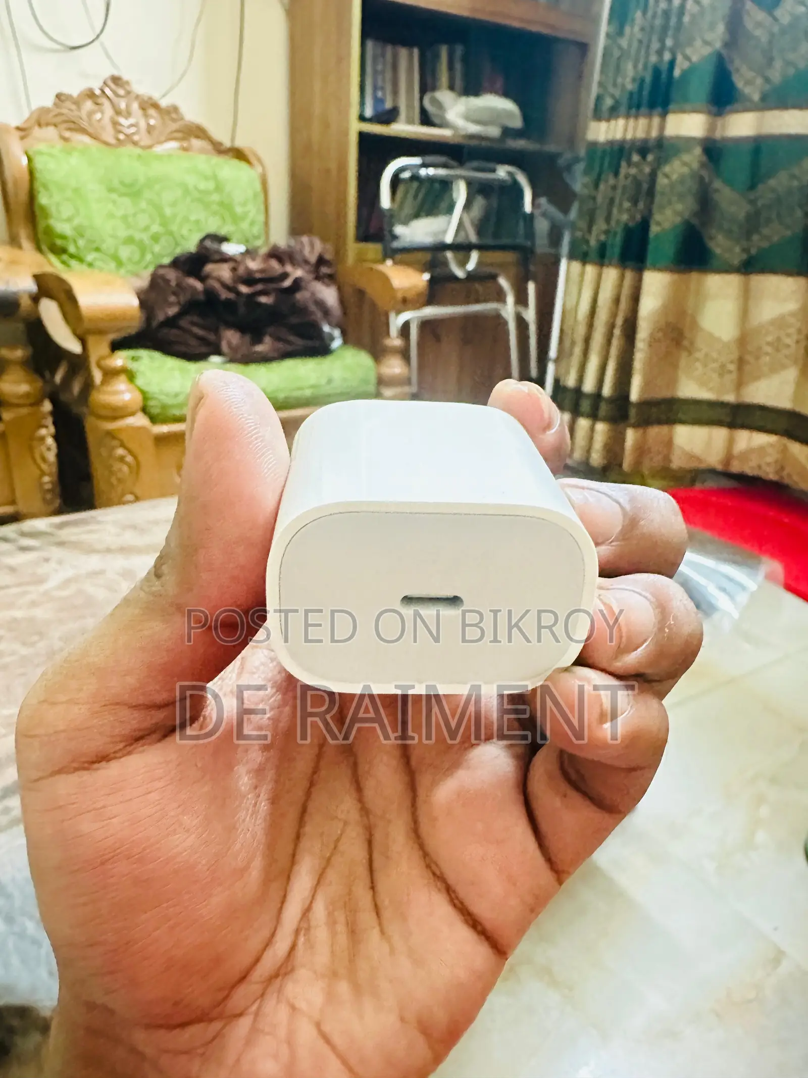 Apple Genuine Adapter