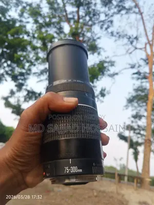 Canon eos 1000D body and 75-300 lens