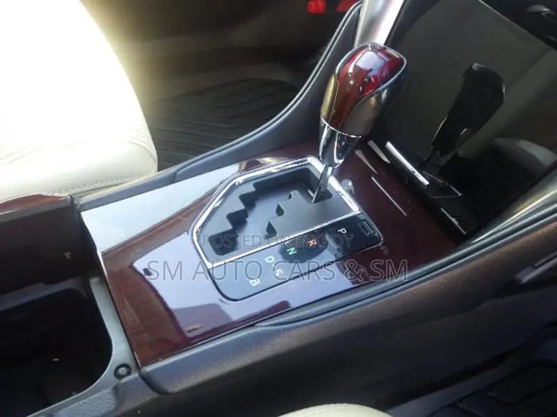 Toyota Premio FEX Pearl Color 2020