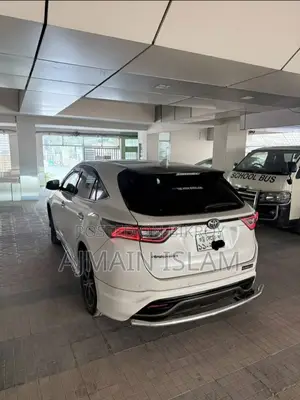 Toyota Harrier 2014