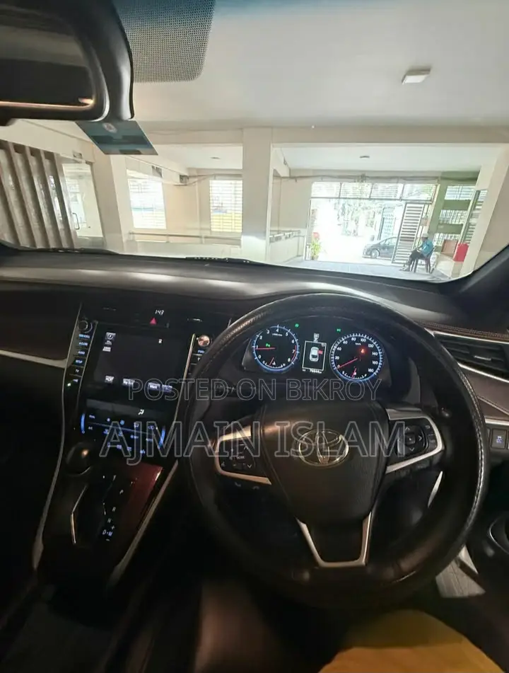 Toyota Harrier 2014