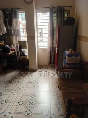 বসুন্ধরা এফ ব্লকে ৯০০ বর্গফুটের রেডি ব্যবহৃত ফ্ল্যাট বিক্রয়