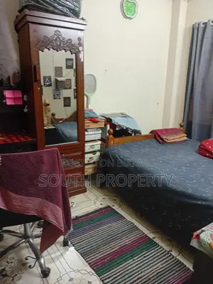 Ready used 900 sft flat sale at Bashundhara F block