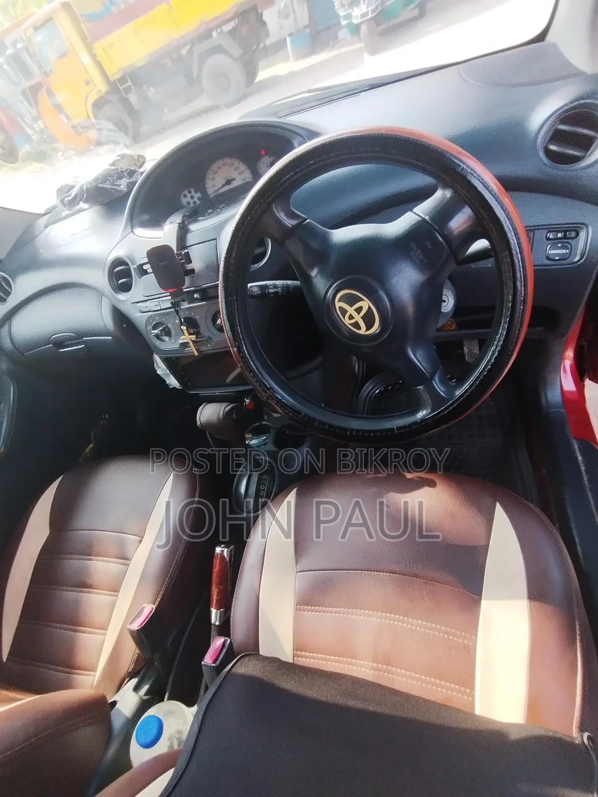 Toyota Vitz . 2004